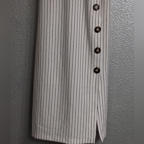 Fun Summer White Dress With Black Stripes & A Criss Cross Bodice   Size L - Picture 9 of 14